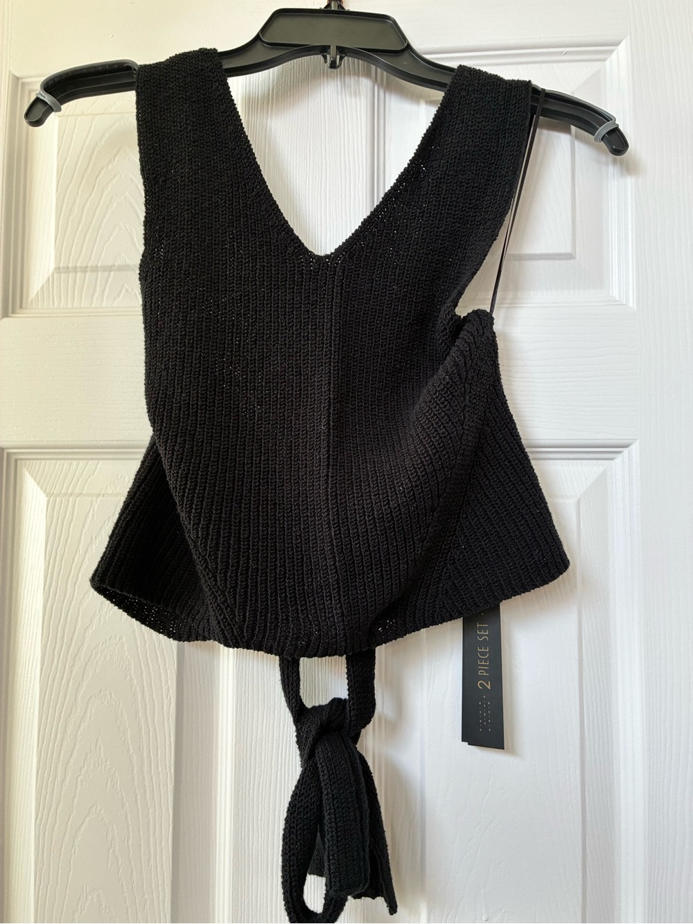 House of Harlow 1960 Black Knit A-Line Skirt and criss cross open-back top - Picture 6 of 7